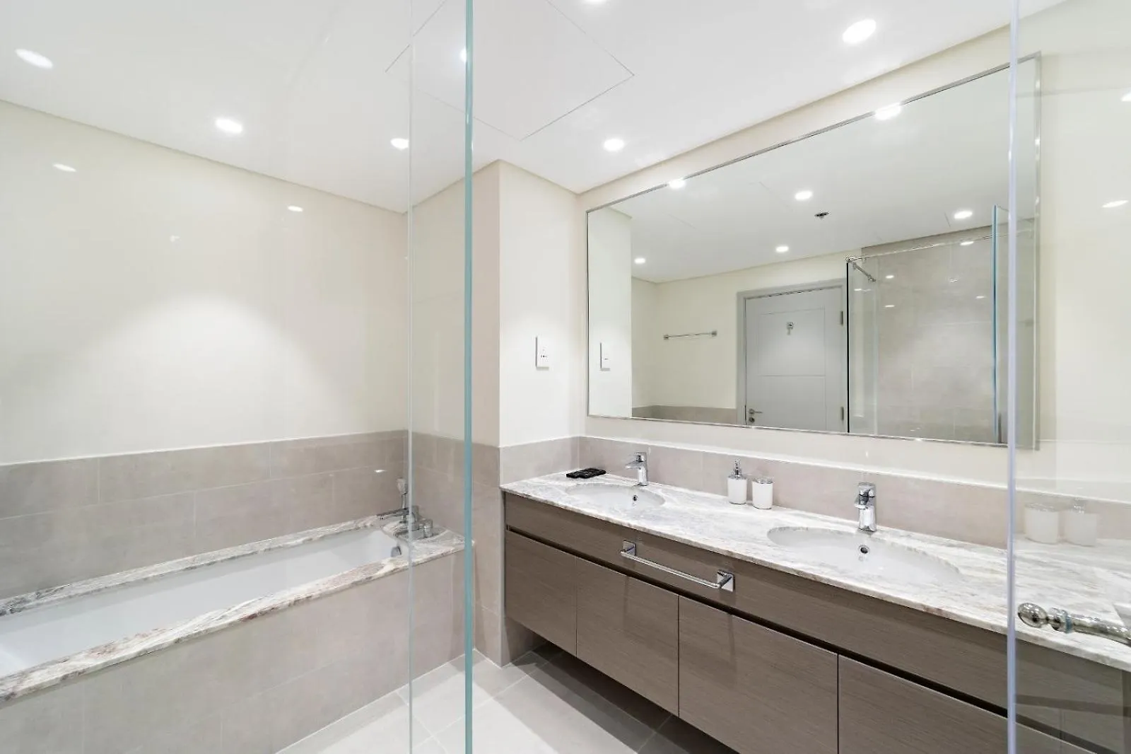 Stylish Luxurious 3Bdr In Forte-Downtown-21 Dubaj Apartament